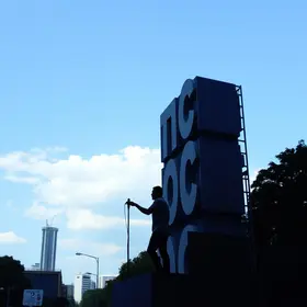 TOC TOC – A Vida Além da Tela